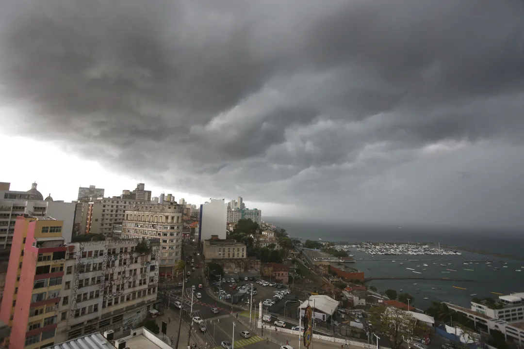 há alerta de tempestades para 20 estados