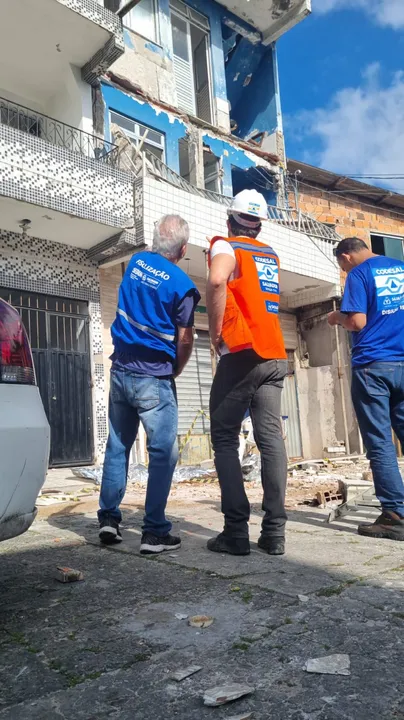 Imagem ilustrativa da imagem Codesal e Sedur vistoriam partes ameaçadas após desabamento com 3 mortes