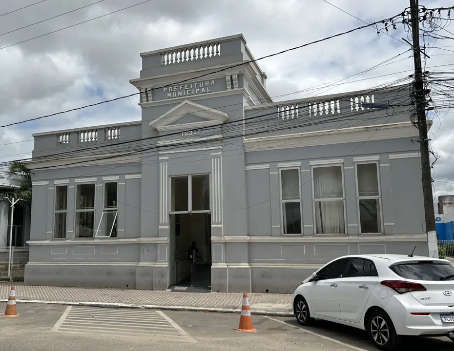A prefeitura de Santo Estevão oferece 275 vagas
