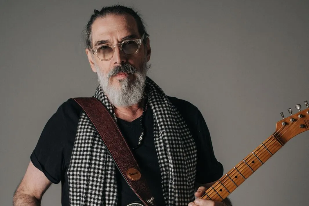 Lobão é o convidado do Conversa Brasileira dessa semana