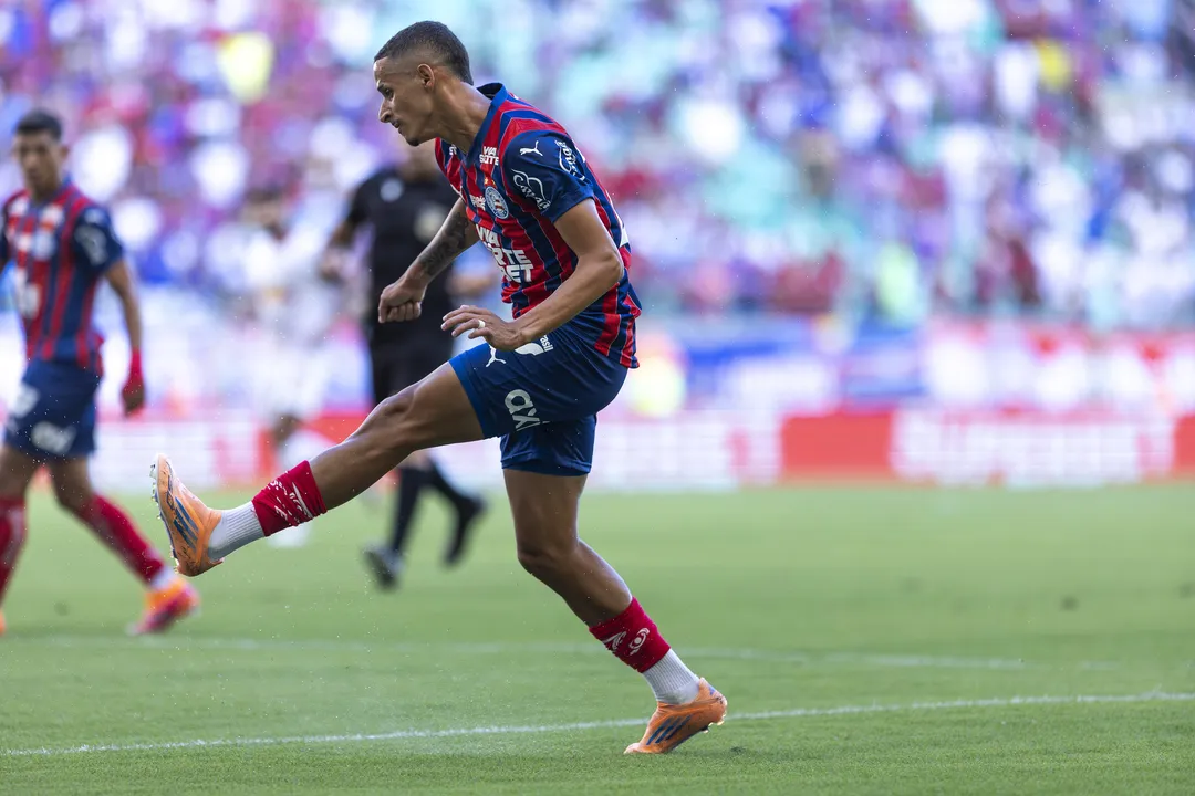 Luciano Juba em ação pelo Bahia no Campeonato Brasileiro