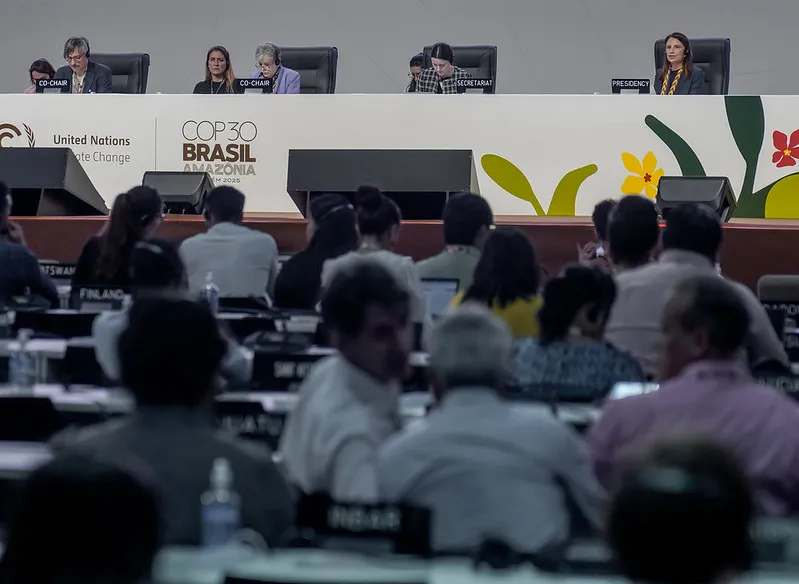 A paralisação imediata das negociações aprofundou um cenário de tensão que já vinha se desenhando desde o início da semana