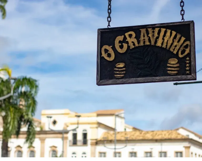 Bar vende a famosa cachaça cravinho