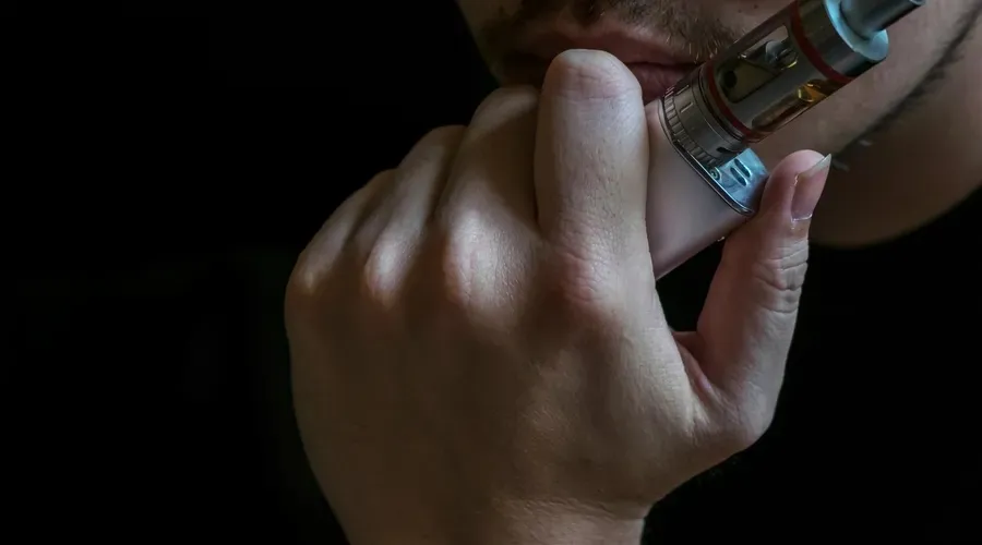 Chamas começaram na bateria do cigarro eletrônico