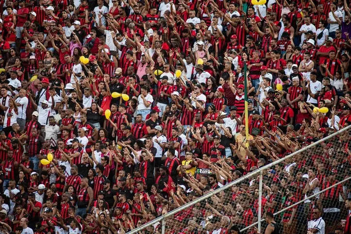Vitória e Cruzeiro se enfrentam no Mineirão