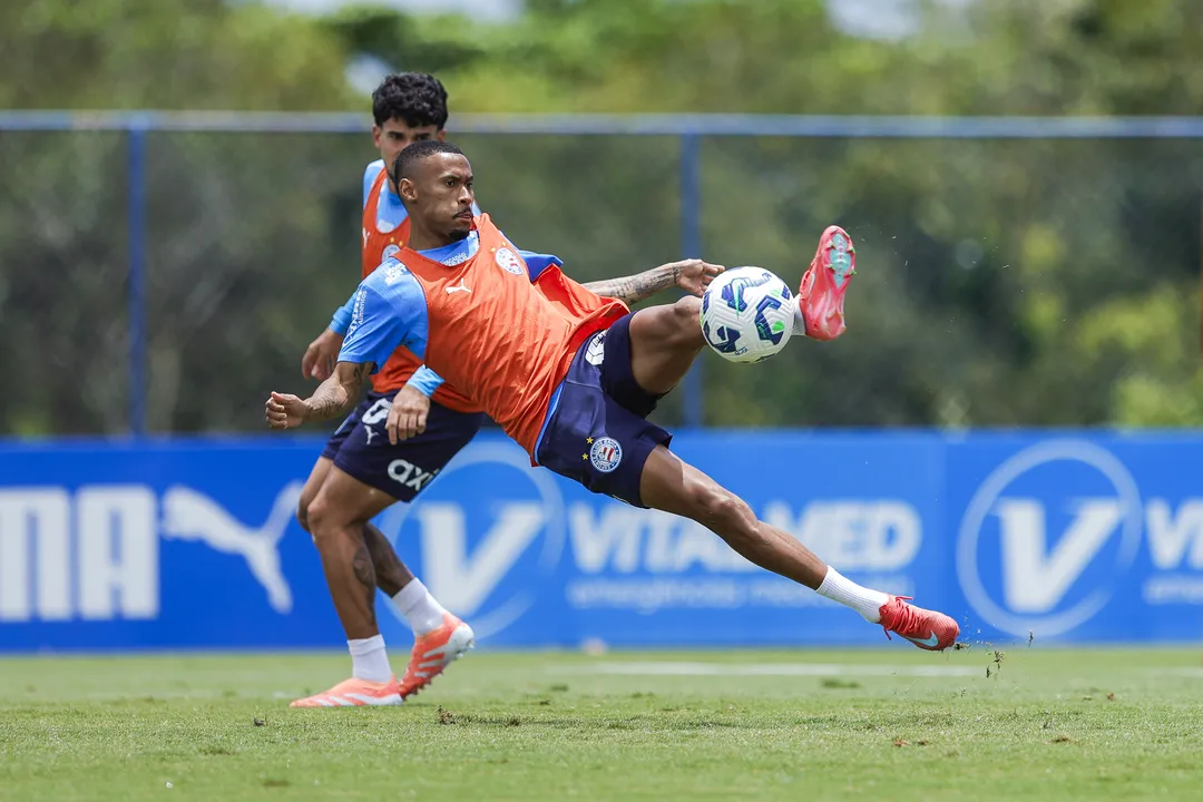 Ademir em treinamento pelo Bahia