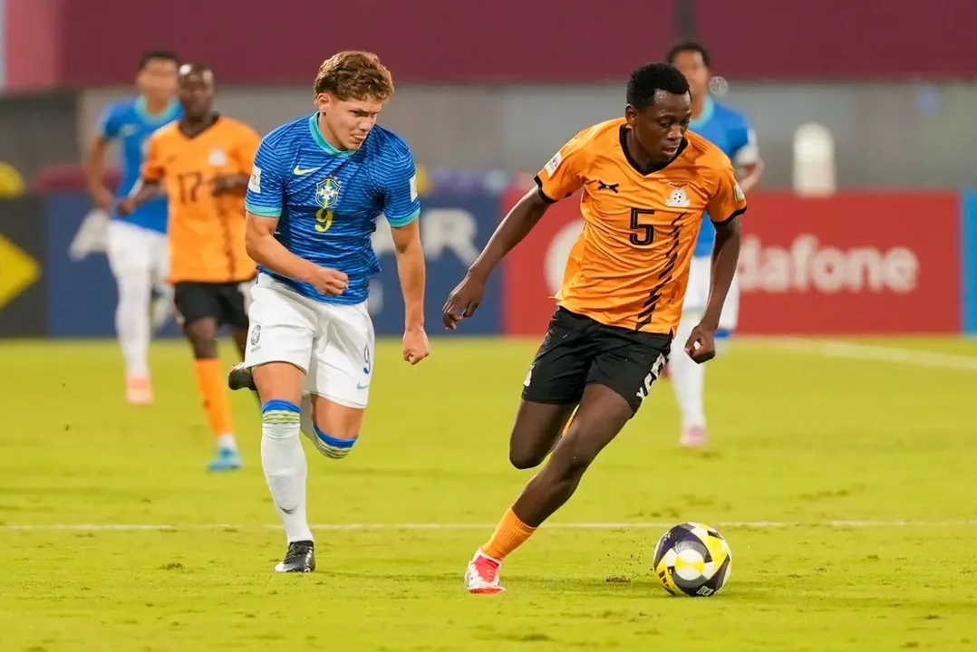 Dell, atacante do Bahia, marcou o gol brasileiro