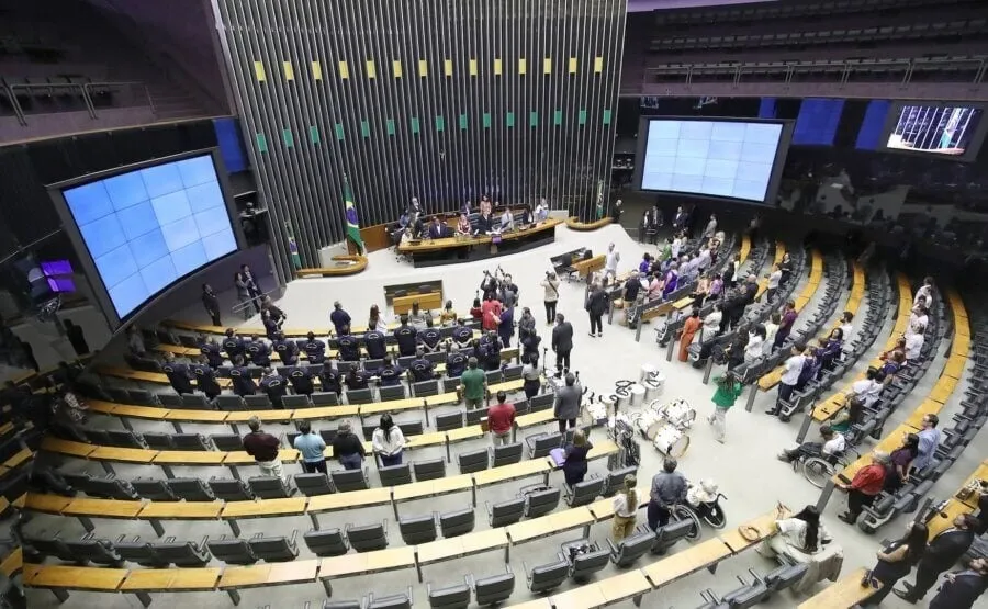 Ainda segundo o parlamentar, sinalizar um possível corte “é um direito que cabe ao Executivo”, mas ele reforçou que “cabe ao Congresso analisar se acata ou não a proposta”