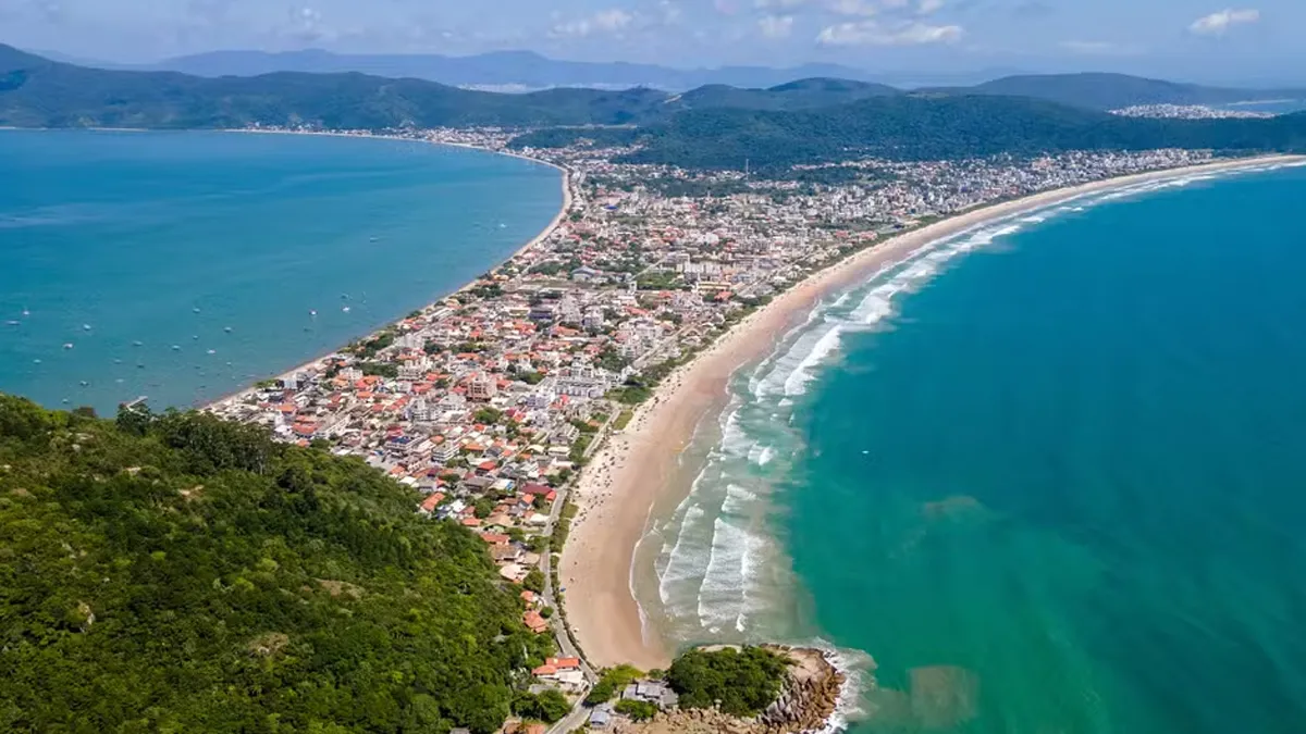 Cidade de Bombinhas passa a cobrar taxa de preservação ambiental