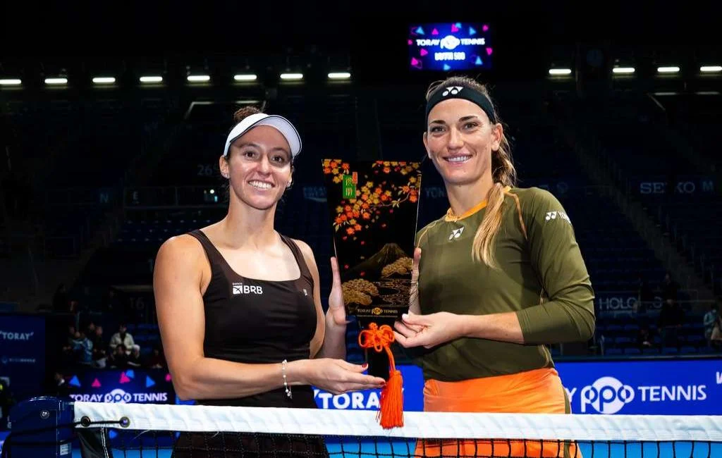 Luisa Stefani e Timea Babos conquistaram o título do WTA 500 de Tóquio