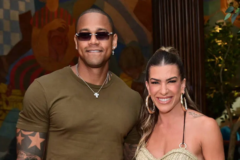 Imagem ilustrativa da imagem É oficial! Léo e Lore revelam sexo do bebê em momento cheio de emoção