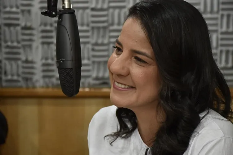 Rowenna defende que neurodivergentes precisam vivenciar escola e passar por todas aprendizagens