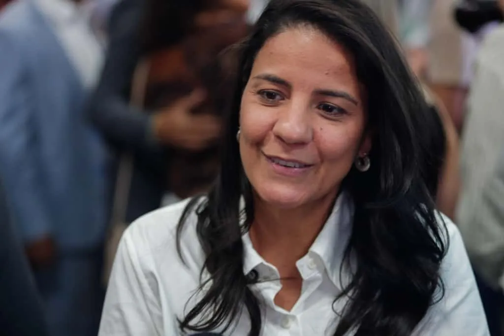 Para Rowenna, a ciência e a inovação ajudam a dar mais sentido à escola e a abrir novas possibilidades de futuro para os jovens