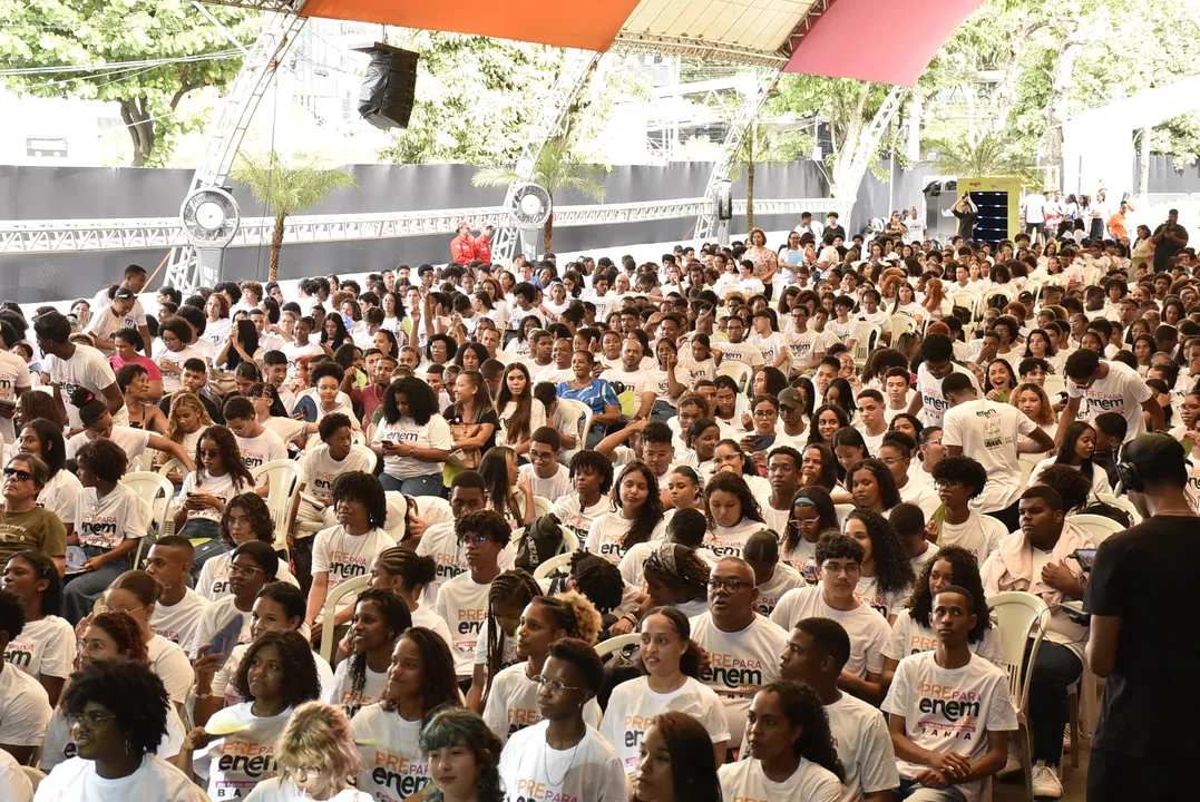 Estudantes participam do Prepara 'Aulão Enem' na Arena A TARDE