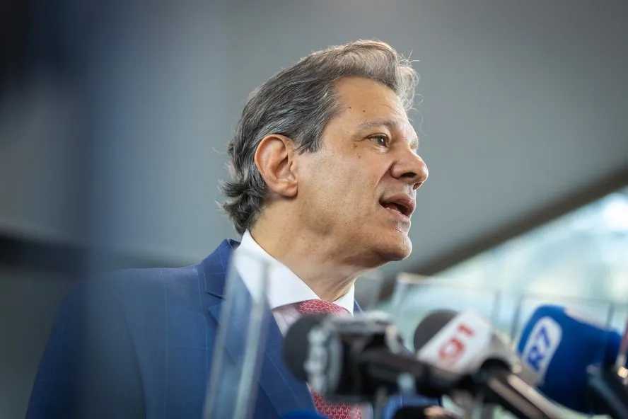 Governo decidiu separar os projetos em duas frentes distintas: uma voltada ao controle de gastos públicos e outra com medidas para aumentar a arrecadação
