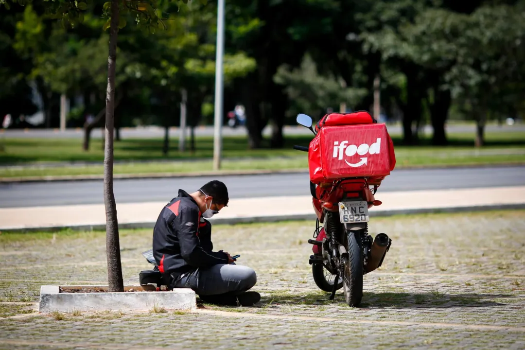 Entre 2022 e 2024, mais de 40 mil pessoas começaram a trabalhar como entregadores no Brasil