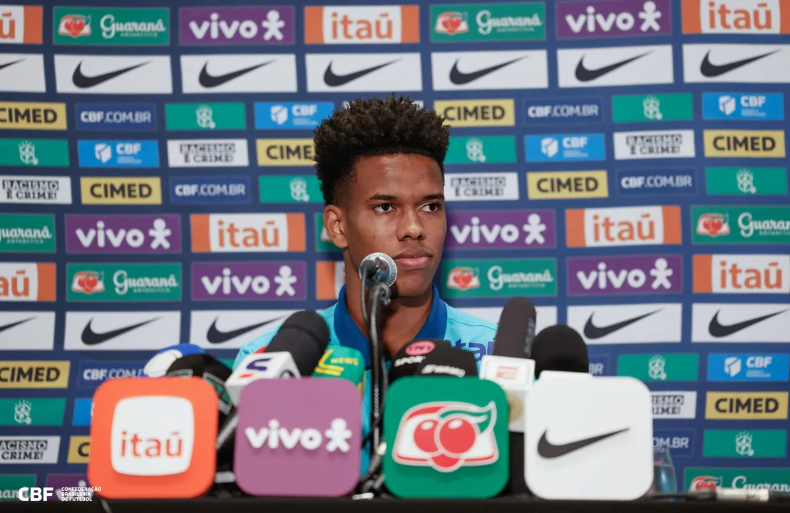 Recém-chegado à Seleção, Estêvão demonstra confiança na adaptação e se coloca à disposição de Ancelotti