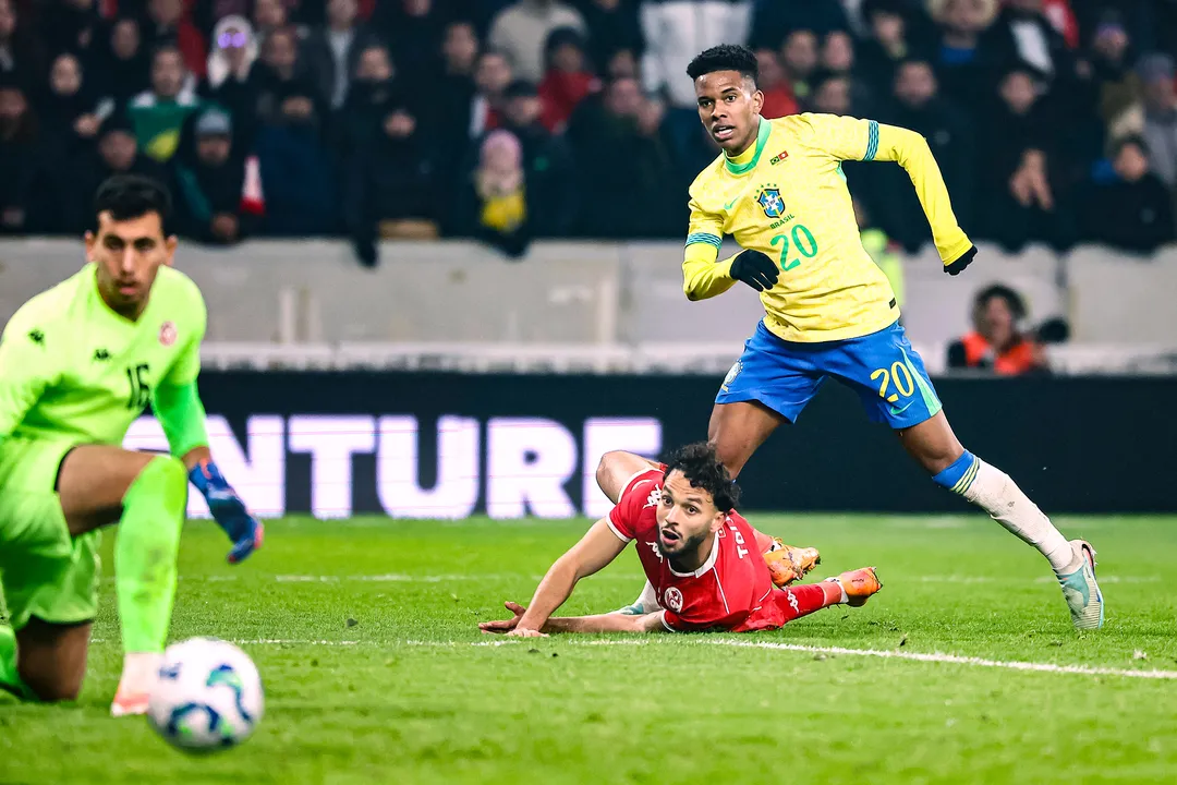 Estêvão revelou que uma ordem o impediu de bater o segundo pênalti no empate do Brasil com a Tunísia