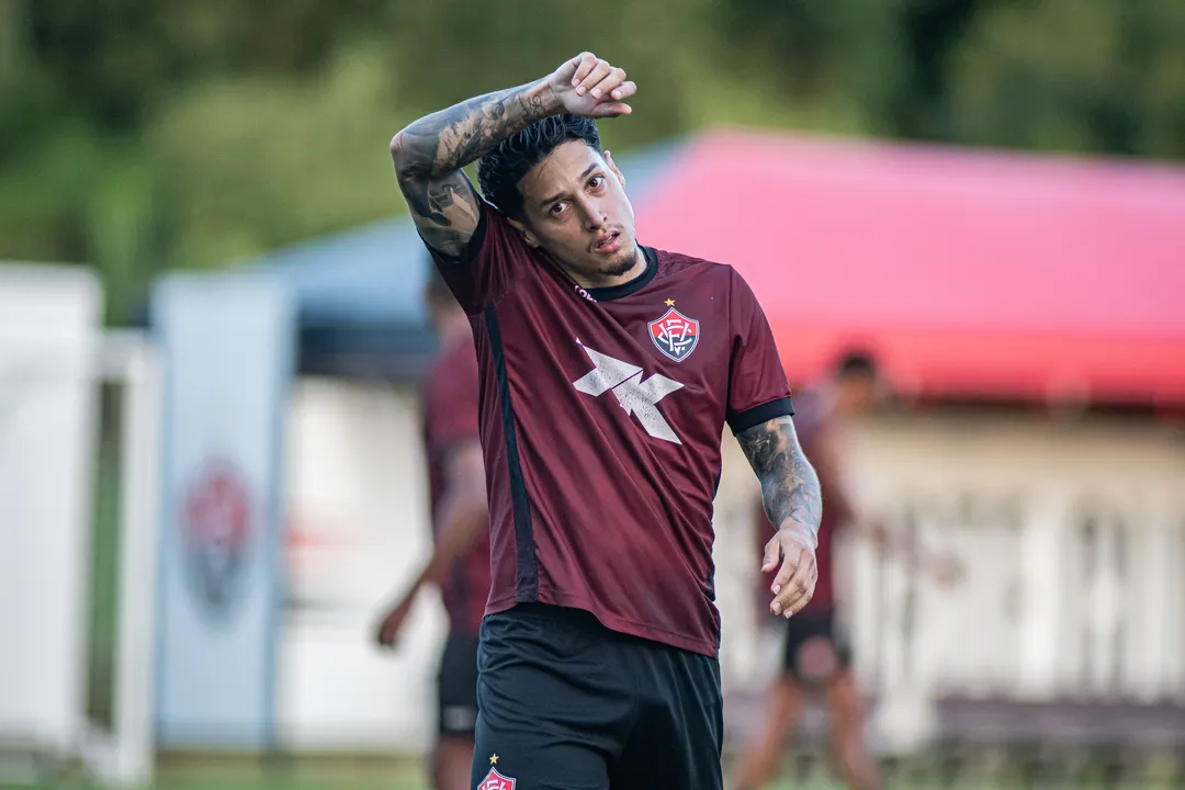 Kike Saverio, atacante ítalo-equatoriano do Vitória