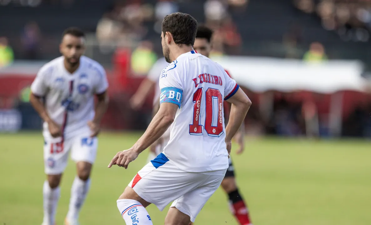 Everton Ribeiro em campo pelo Bahia