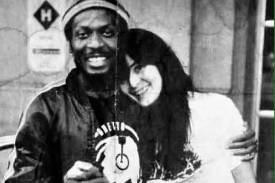 O músico Jimmy Cliff e a jornalista Harumi Ishihara