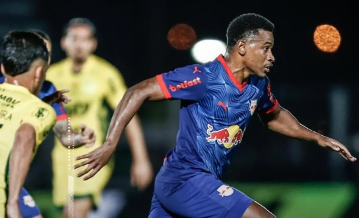 Eric Ramires, meio-campista do Bragantino.