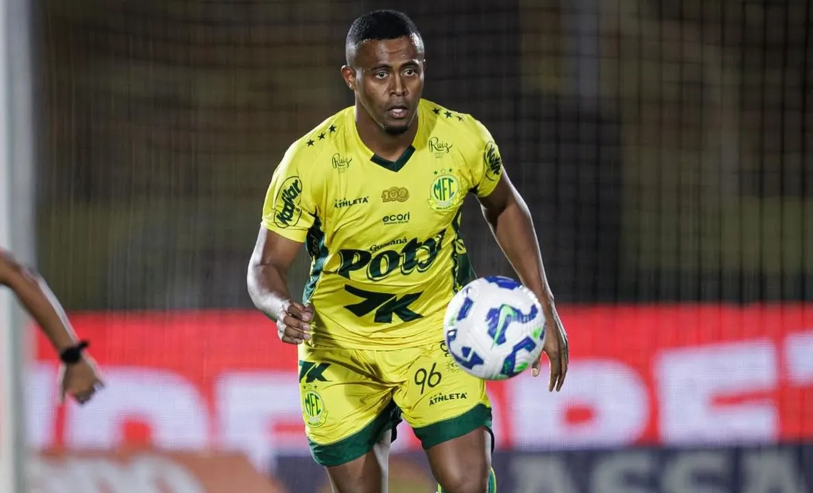 Carlos Eduardo em campo pelo Mirassol