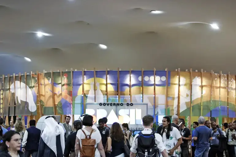 Imagem ilustrativa da imagem COP 30 tem dia de compromissos globais e tensão em Belém