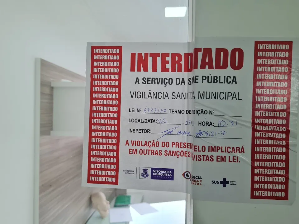 O local foi interditado pela Vigilância Sanitária municipal devido a diversas irregularidades