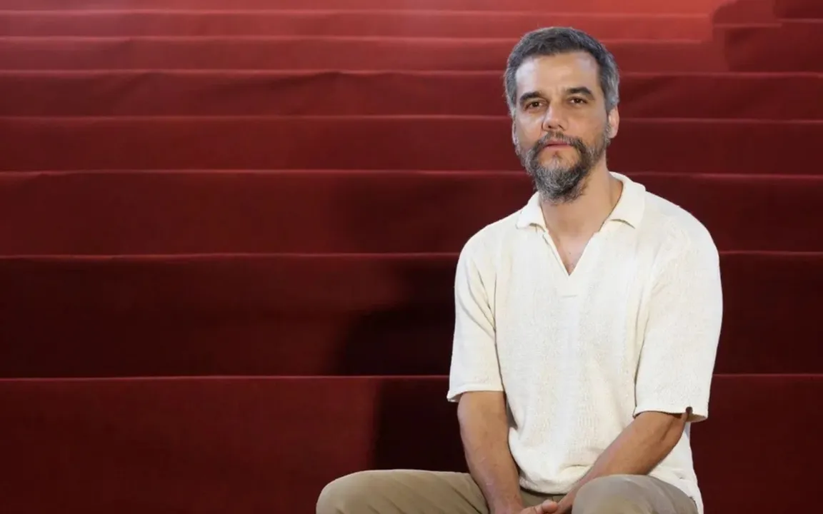 O famoso está estrelando a peça