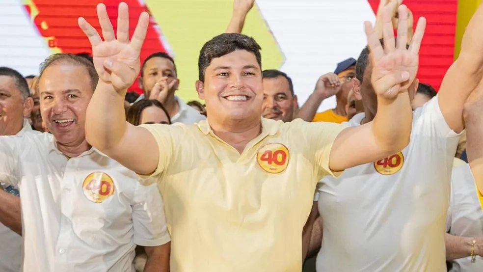 Ele superou as candidatas Cândida Figueiredo (União) e Lígia Protásio (PT) na disputa suplementar