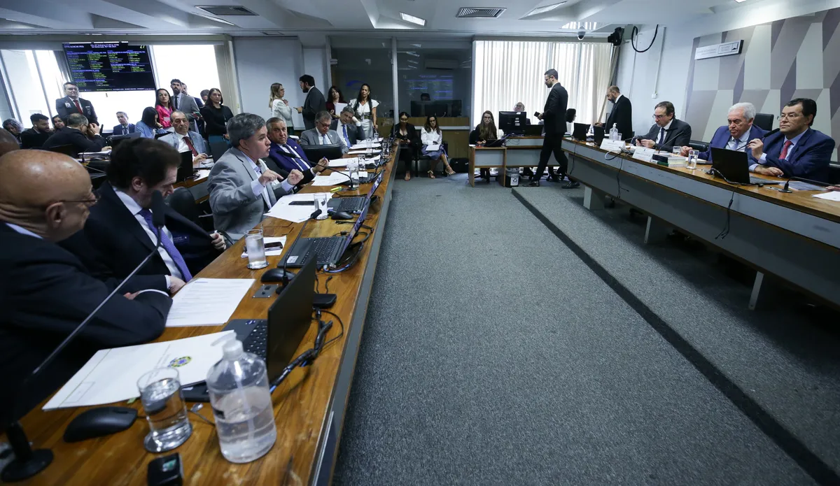 Reunião da CCJ no Senado