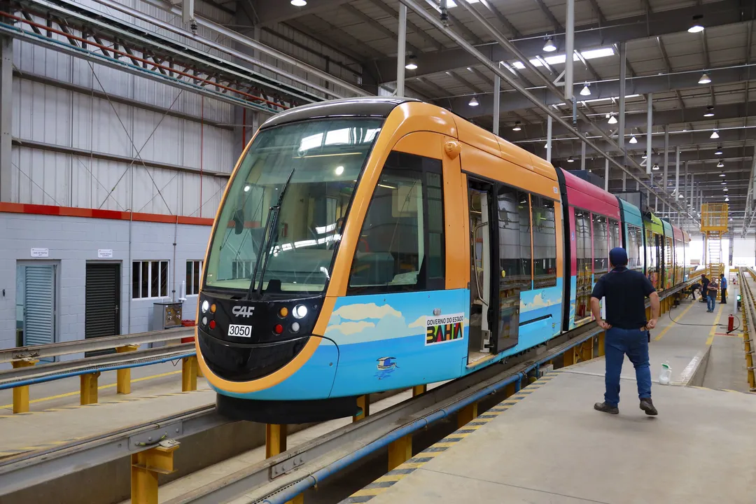 Primeiro trem do VLT de Salvador