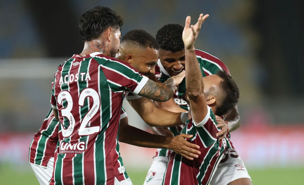 Jogadores do Fluminense comemorando gol sobre o Ceará