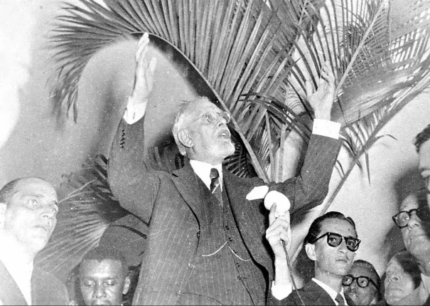 Ernesto Simões construiu legado na política e educação