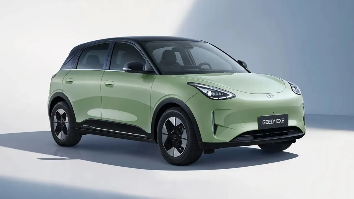 Mais 3.300 veículos elétricos da Geely chegam ao Brasil