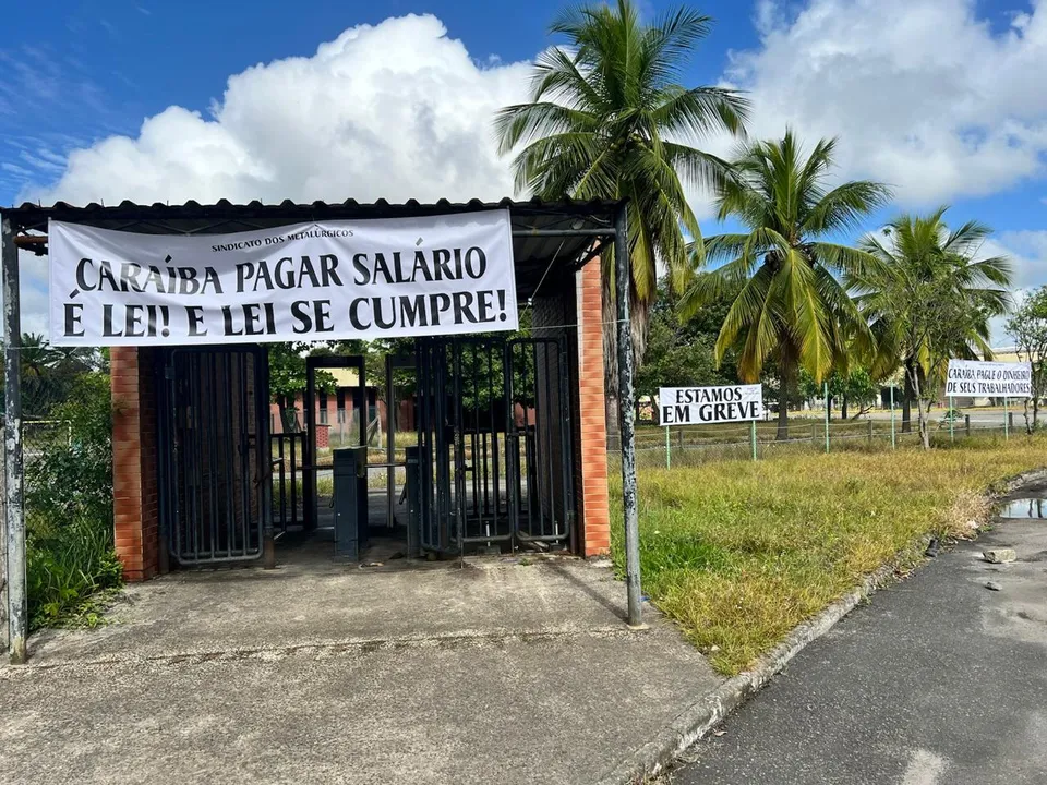 Trabalhadores da Caraíba anunciaram suspensão das atividades para cobrar salários em atraso.