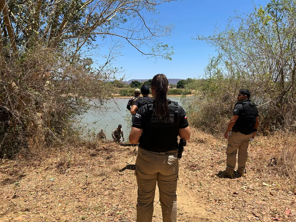 Operação policial envolveu travessias fluviais e buscas em mata fechada
