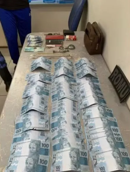 Suspeitos foram encaminhados à Delegacia de Polícia Civil