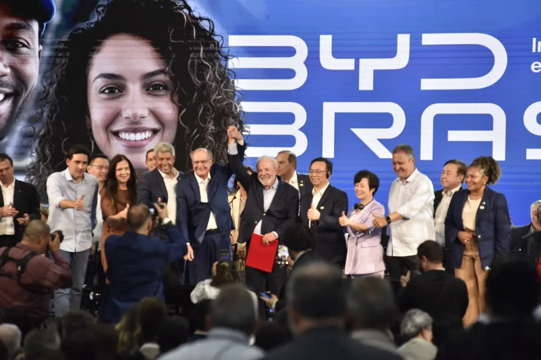 Políticos marcam presença na inauguração da BYD