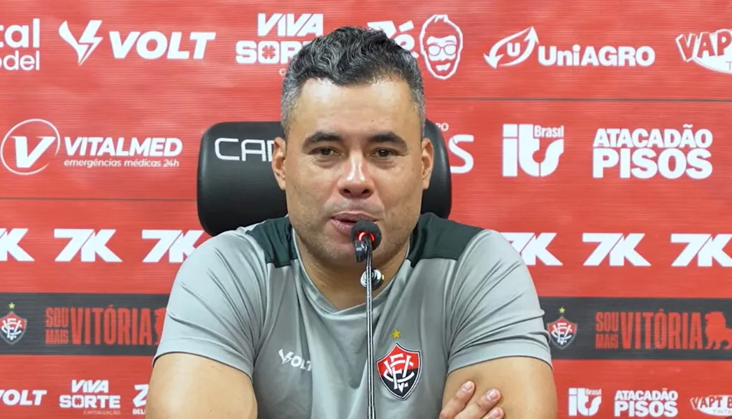 Jair Ventura, técnico do Vitória