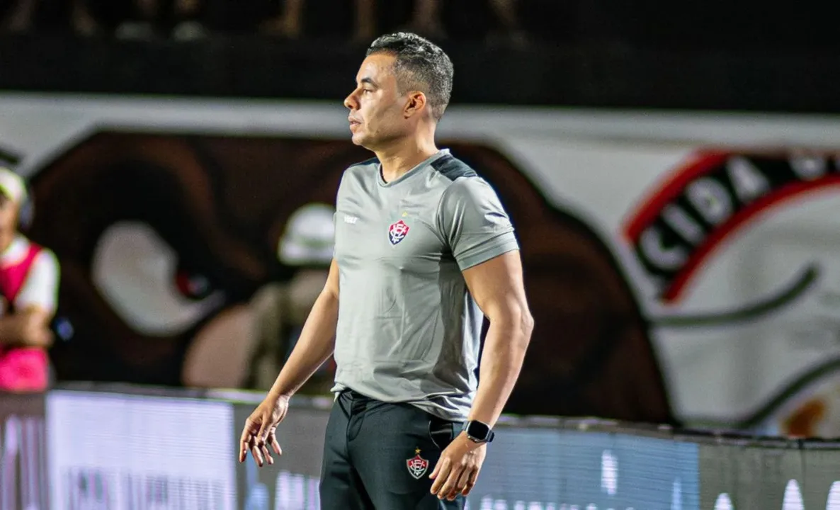 Jair Ventura no comando do Vitória