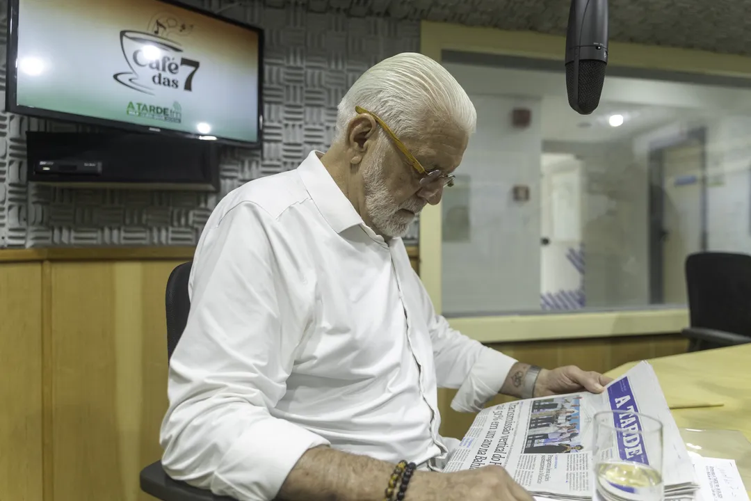 Jaques Wagner parabeniza A TARDE pelos 113 anos