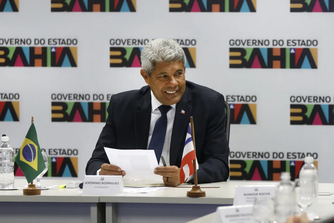 Governador Jerônimo Rodrigues (PT) durante reunião na governadoria