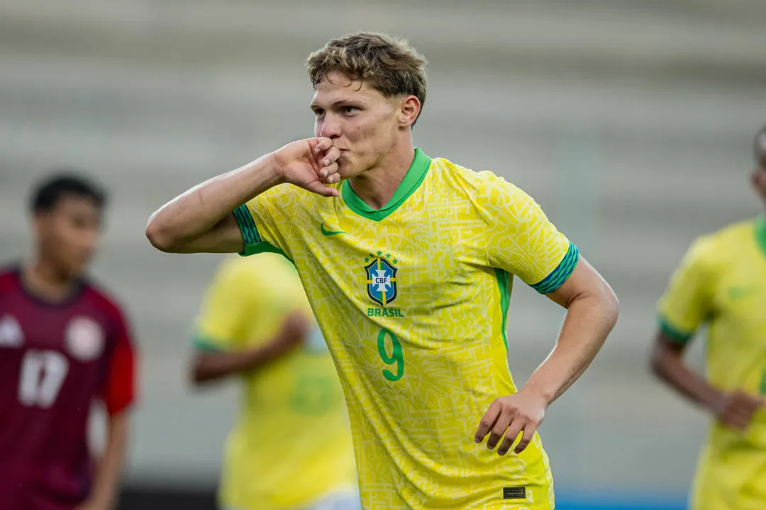 Dell, do Bahia, em campo pela Seleção Brasileira
