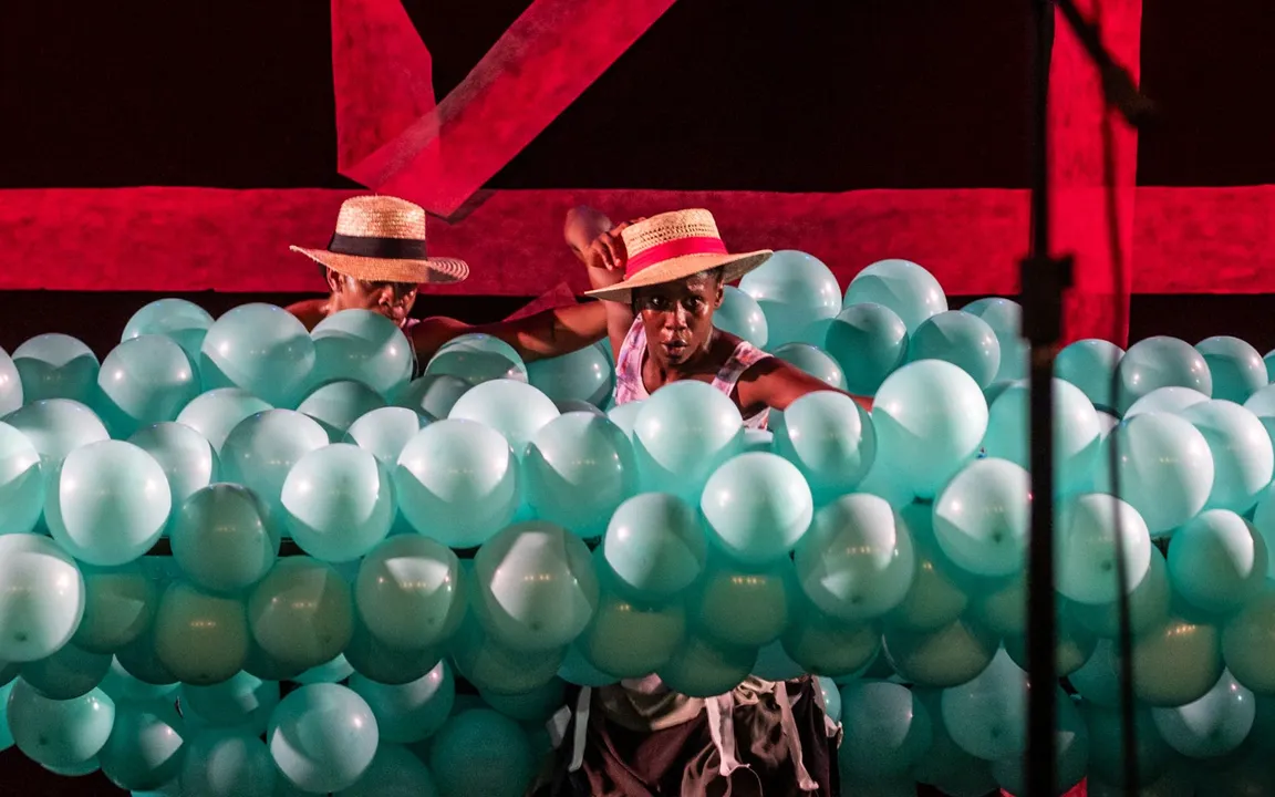 Mostra Artística 'A Fuga para Frente'