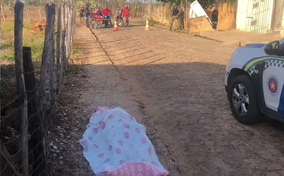 Rapaz estava na casa da tia, quando foi surpreendido pelos criminosos