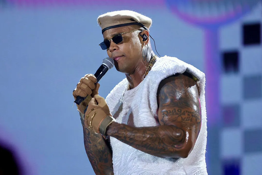 Léo Santana deu detalhes sobre a festa, do figurino e sobre as possíveis participações especiais.