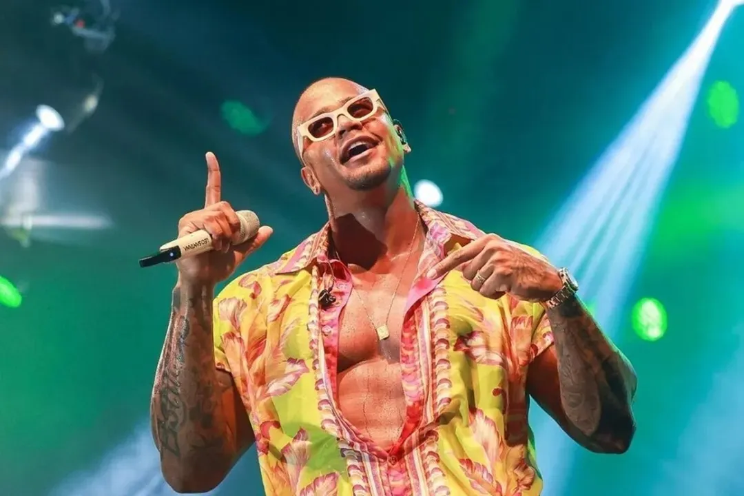 Léo Santana lançou o clipe da música ‘Surto Coletivo’