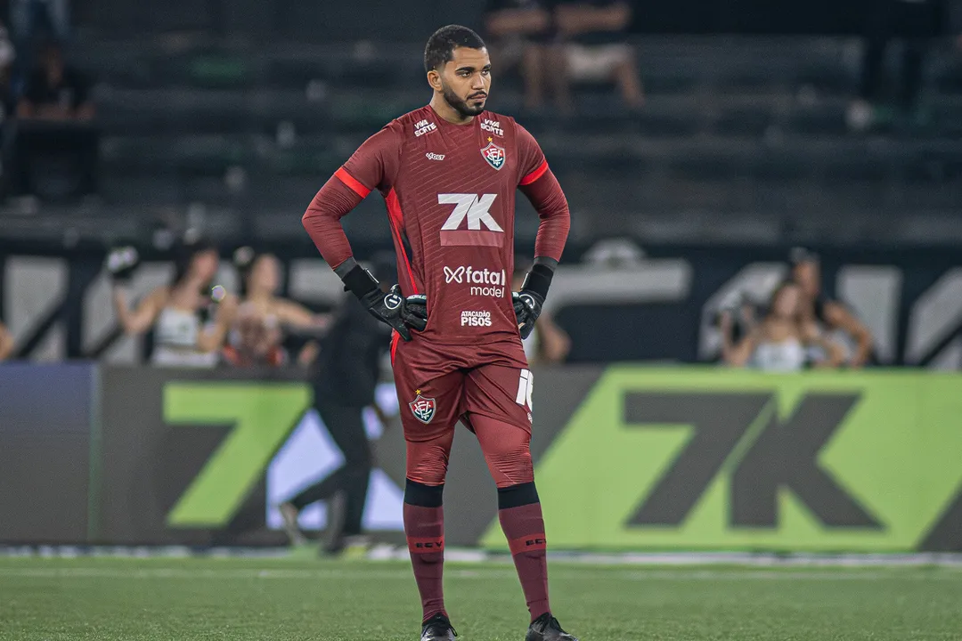 Goleiro Lucas Arcanjo